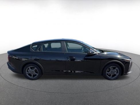 Used 2025 Kia K4 LXS image 16