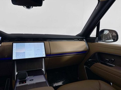 Certified 2025 Land Rover Range Rover Long Wheelbase SE image 44