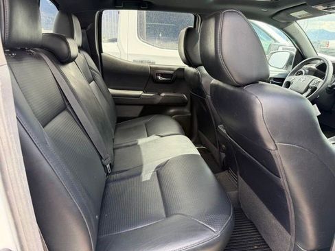 Used 2021 Toyota Tacoma TRD Sport w/ TRD Premium Sport Package image 11