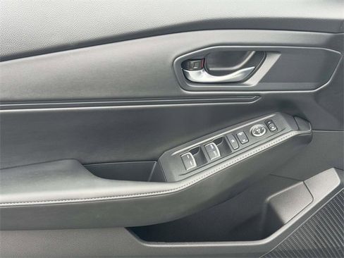 Used 2025 Honda Accord Sport image 9