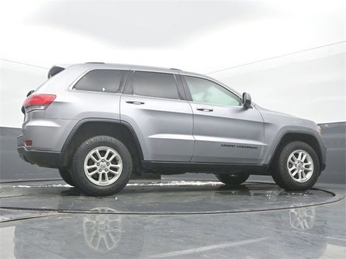 Used 2018 Jeep Grand Cherokee Laredo image 47