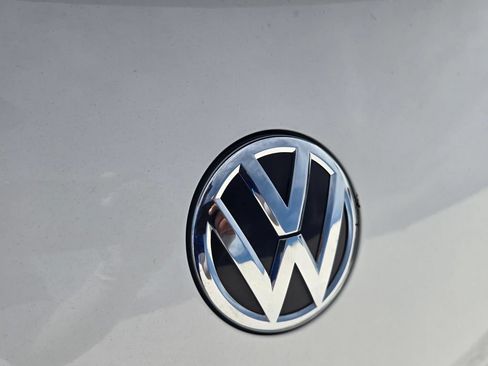 Used 2014 Volkswagen Beetle TDI FWD image 10