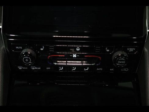 Used 2023 Jeep Grand Cherokee Limited AWD/4WD image 28