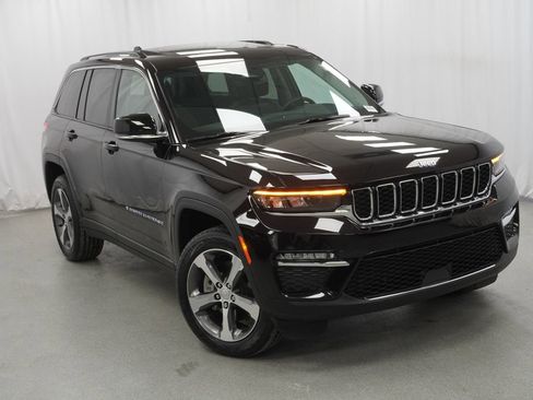 Certified 2022 Jeep Grand Cherokee Limited 4xe image 10