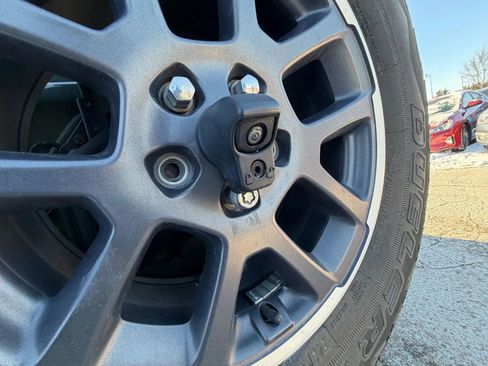 Used 2021 Jeep Wrangler Sport image 11