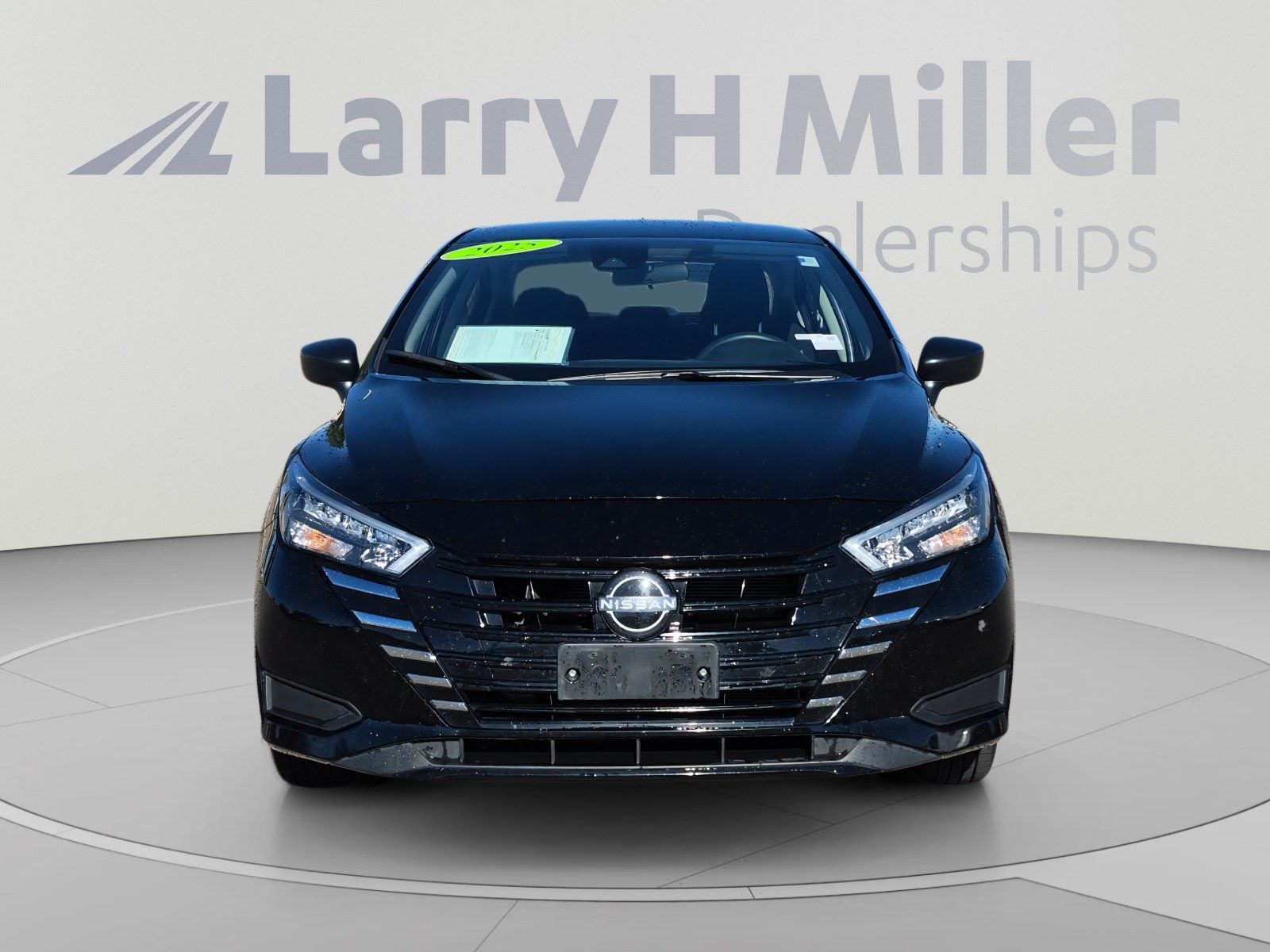 Used 2025 Nissan Versa S FWD image 8