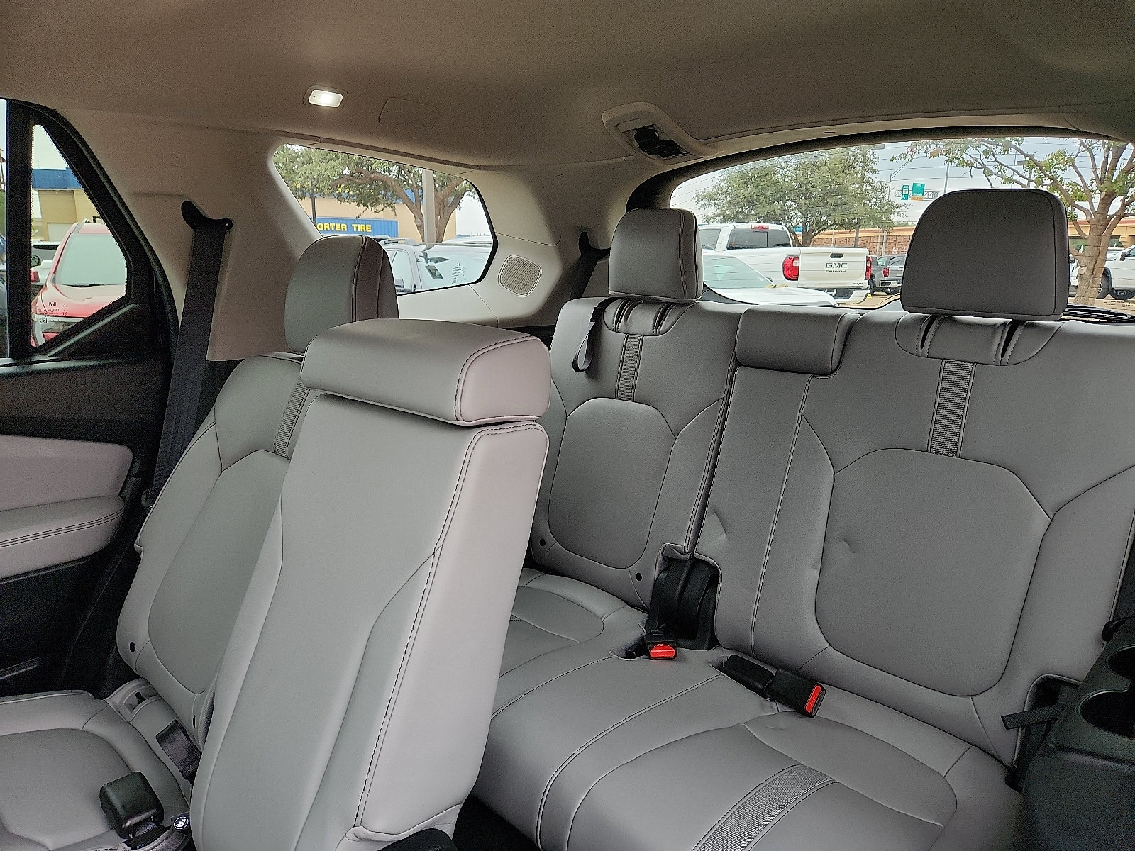 Used 2025 Honda Pilot Touring image 12