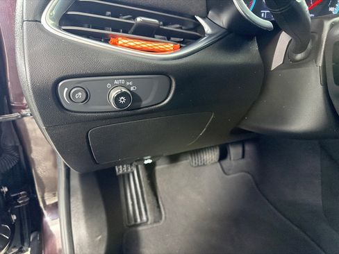 Used 2021 Chevrolet Malibu LT FWD image 13