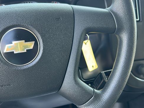 Used 2018 Chevrolet Express 3500 LT w/ LT Preferred Equipment Group image 18