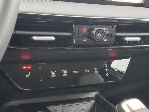 New 2026 Nissan Kicks SR image 28