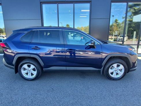 Used 2021 Toyota RAV4 XLE w/ Convenience Package image 5