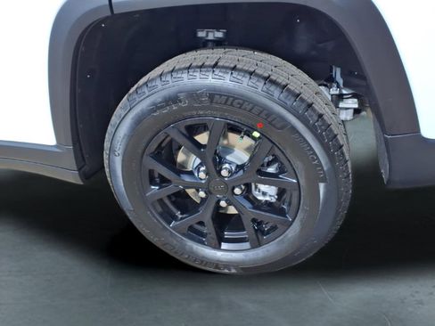 New 2026 Jeep Grand Cherokee Altitude AWD/4WD image 10