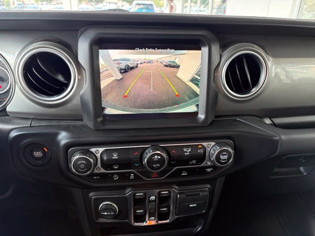 Used 2023 Jeep Wrangler Unlimited Sahara AWD/4WD image 18