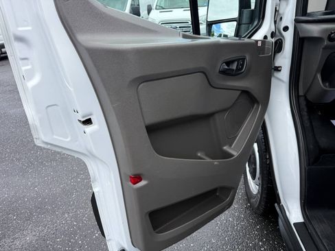 Used 2020 Ford Transit 150 Low Roof RWD image 11