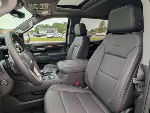 New 2026 GMC Sierra 1500 Denali w/ Denali Reserve Package AWD/4WD image 39