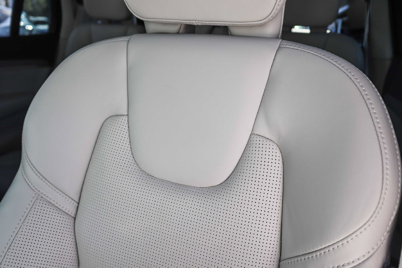 Used 2025 Volvo XC90 T8 Ultra w/ Protection Package Premier AWD/4WD image 29