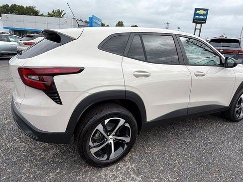 New 2026 Chevrolet Trax RS FWD image 8