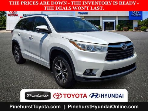 Used 2016 Toyota Highlander XLE AWD/4WD image 1