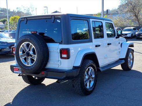 Used 2018 Jeep Wrangler Unlimited Sahara image 4