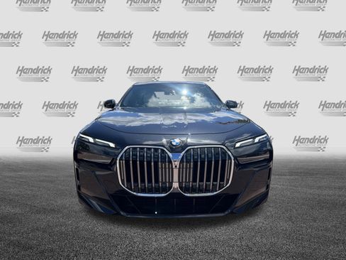 Certified 2025 BMW 740i RWD image 3