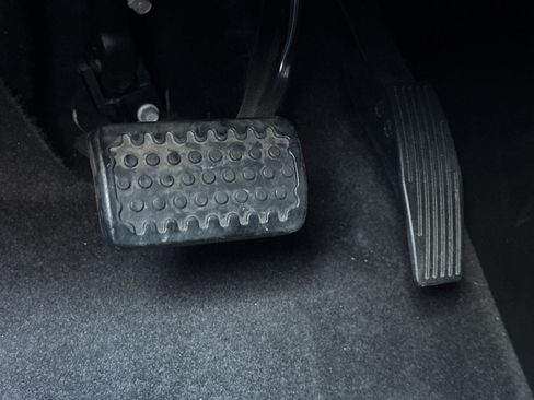 Used 2022 Chevrolet Bolt EUV Premier w/ Super Cruise Package image 42