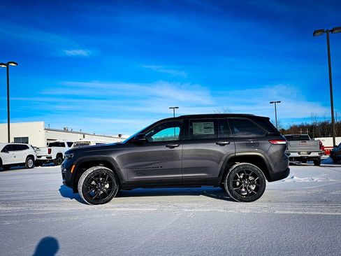 New 2025 Jeep Grand Cherokee Limited image 7