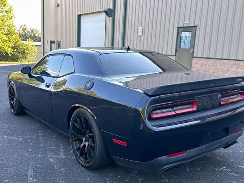 Used 2015 Dodge Challenger SRT Hellcat RWD image 3