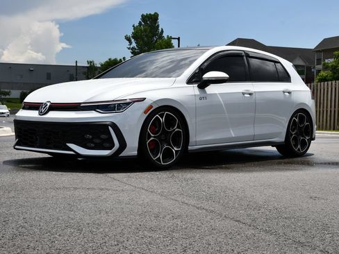Used 2025 Volkswagen GTI SE FWD image 4