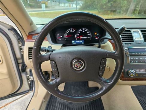 Used 2007 Cadillac DTS FWD image 6