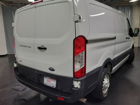 Used 2023 Ford Transit 250 Low Roof AWD image 8