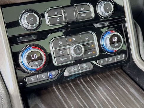Used 2022 GMC Yukon Denali w/ Max Trailering Package image 18