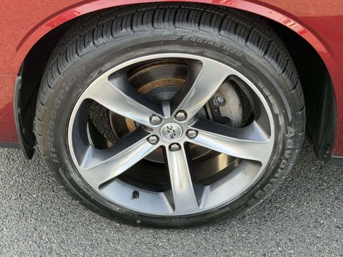 Used 2014 Dodge Challenger SXT RWD image 5