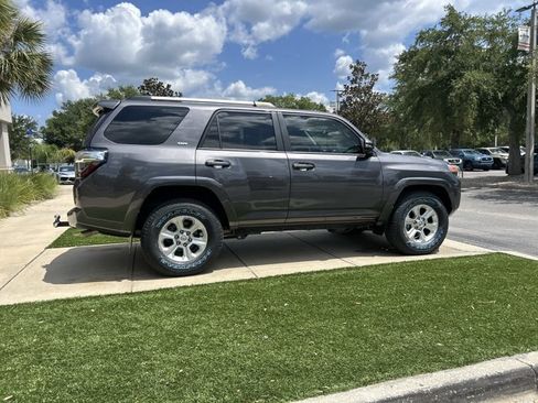 Used 2021 Toyota 4Runner SR5 Premium w/ Moonroof Package RWD image 4
