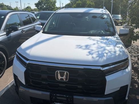 Used 2026 Honda Pilot Elite image 4
