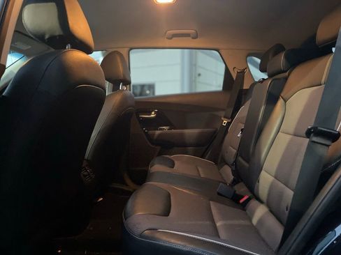Used 2020 Kia Niro EX w/ Cold Weather Package image 18
