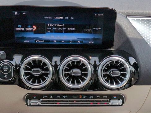 Certified 2025 Mercedes-Benz GLA 250 image 18