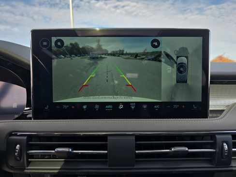 New 2026 Lincoln Corsair Premiere image 23