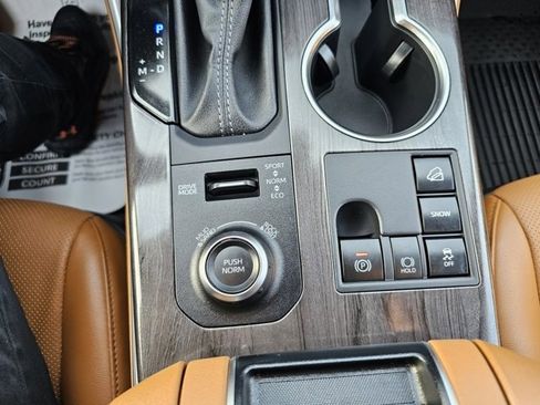 Used 2025 Toyota Highlander Platinum image 19