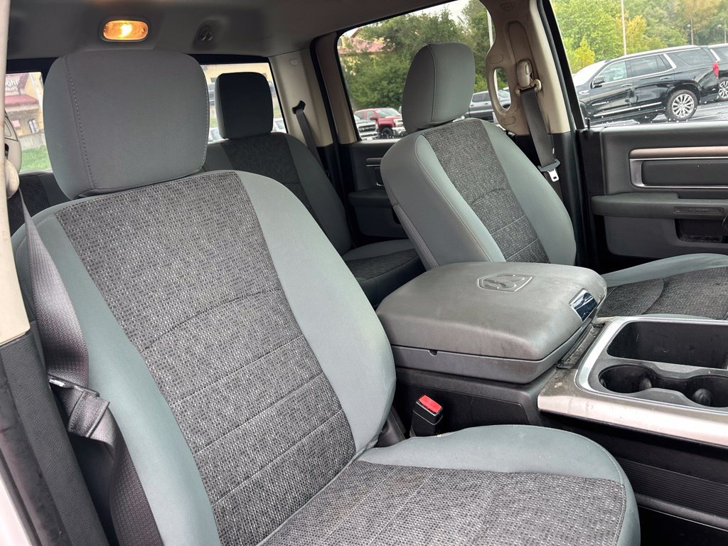 Used 2019 RAM 1500 Classic SLT AWD/4WD image 31