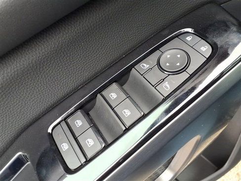 New 2026 Nissan Pathfinder SL image 17