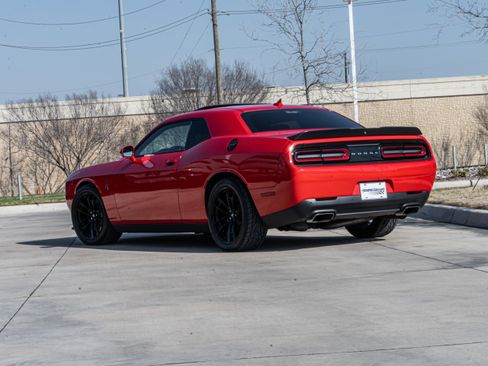 Used 2019 Dodge Challenger R/T Scat Pack w/ Shaker Package image 3