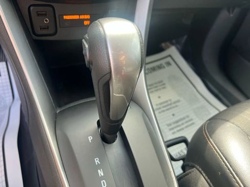 Used 2020 Chevrolet Trax LT w/ LT Convenience Package FWD image 18