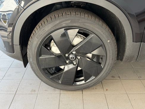 New 2026 Volvo XC40 B5 Ultra w/ Protection Package Premier AWD/4WD image 9