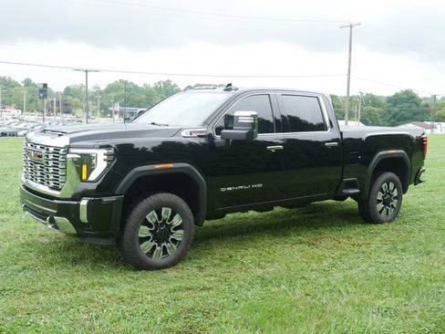 Used 2024 GMC Sierra 2500 Denali w/ Denali Reserve Package AWD/4WD image 10