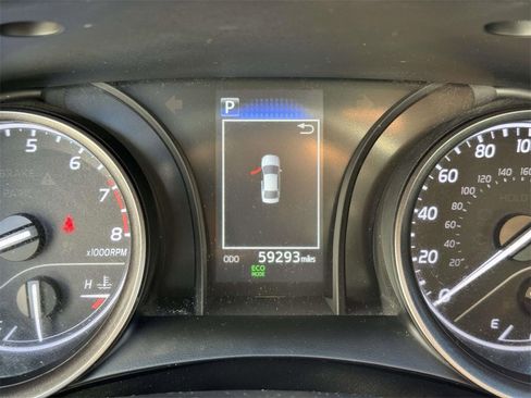 Used 2023 Toyota Camry SE image 12