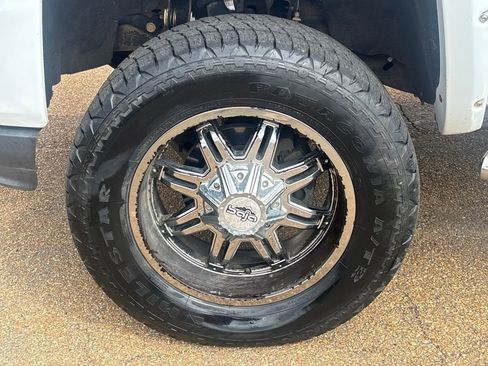 Used 2018 Chevrolet Silverado 1500 LT w/ All Star Edition image 23