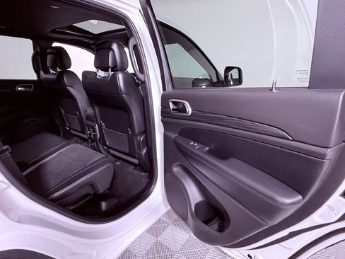 Used 2019 Jeep Grand Cherokee Altitude AWD/4WD image 20