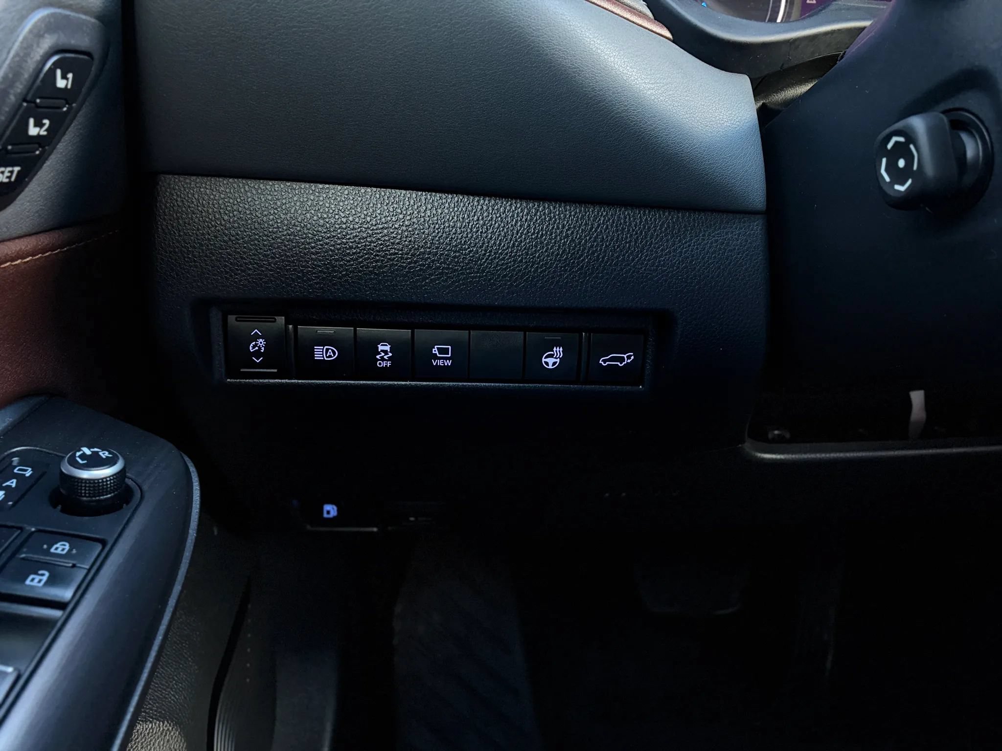 Used 2021 Toyota Venza Limited w/ Advanced Technology Package AWD/4WD image 31