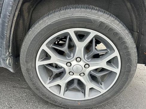 Used 2019 Jeep Grand Cherokee Limited w/ Luxury Group II image 26