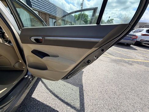 Used 2007 Honda Civic Hybrid Sedan image 44